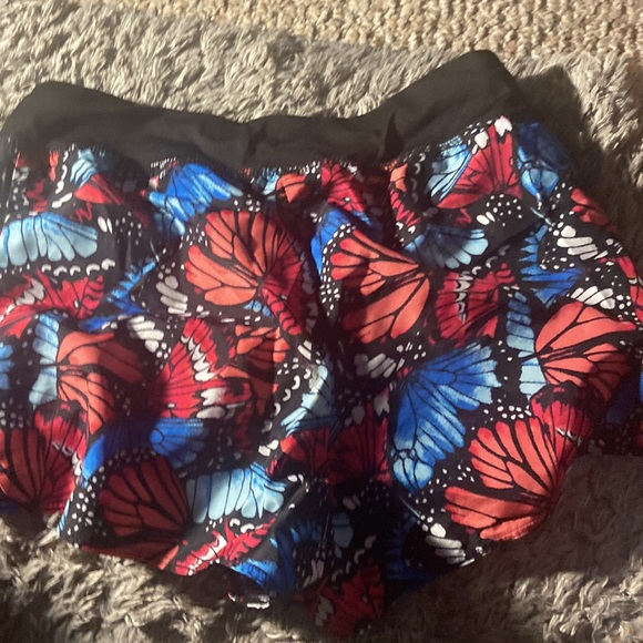 Butterfly shorts - Picture 2 of 2